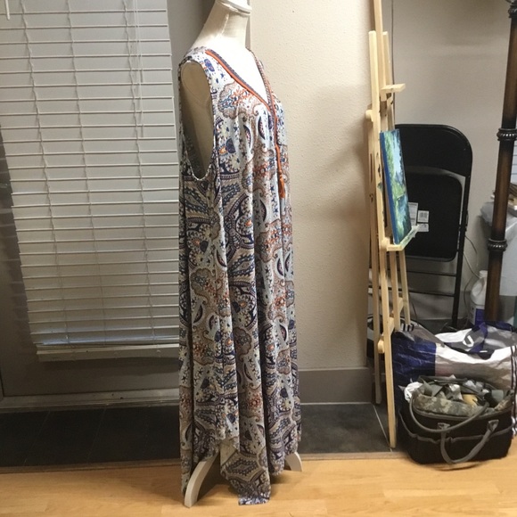 Single Thread Maxi Dress - Picture 3 of 5
